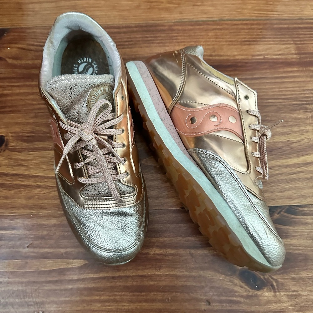 Saucony rose gold sneakers, size 9
